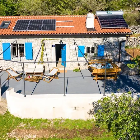 Eco House Picik בית נופש *