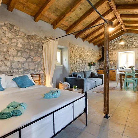 Eco House Picik Pinezići
